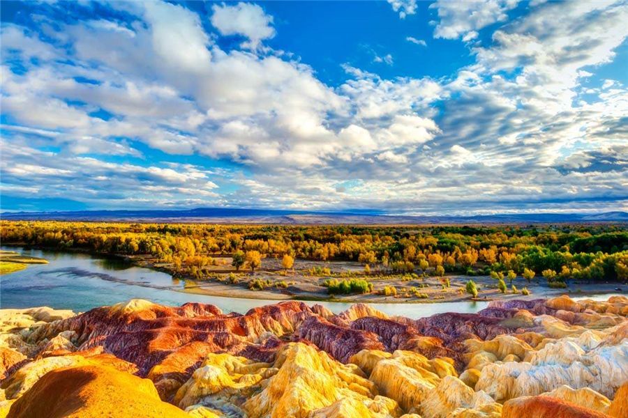 新疆,自然与人文的深情交响